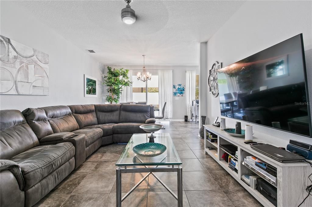 For Sale: $429,900 (3 beds, 2 baths, 1523 Square Feet)