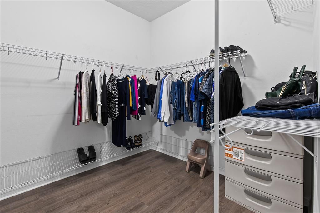 For Sale: $429,900 (3 beds, 2 baths, 1523 Square Feet)