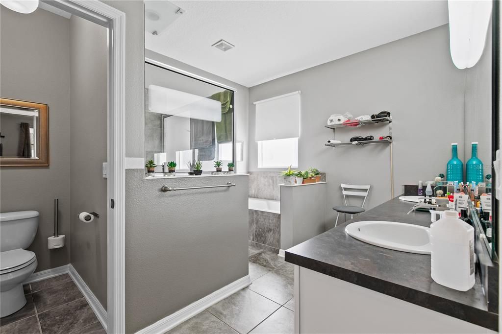 For Sale: $429,900 (3 beds, 2 baths, 1523 Square Feet)