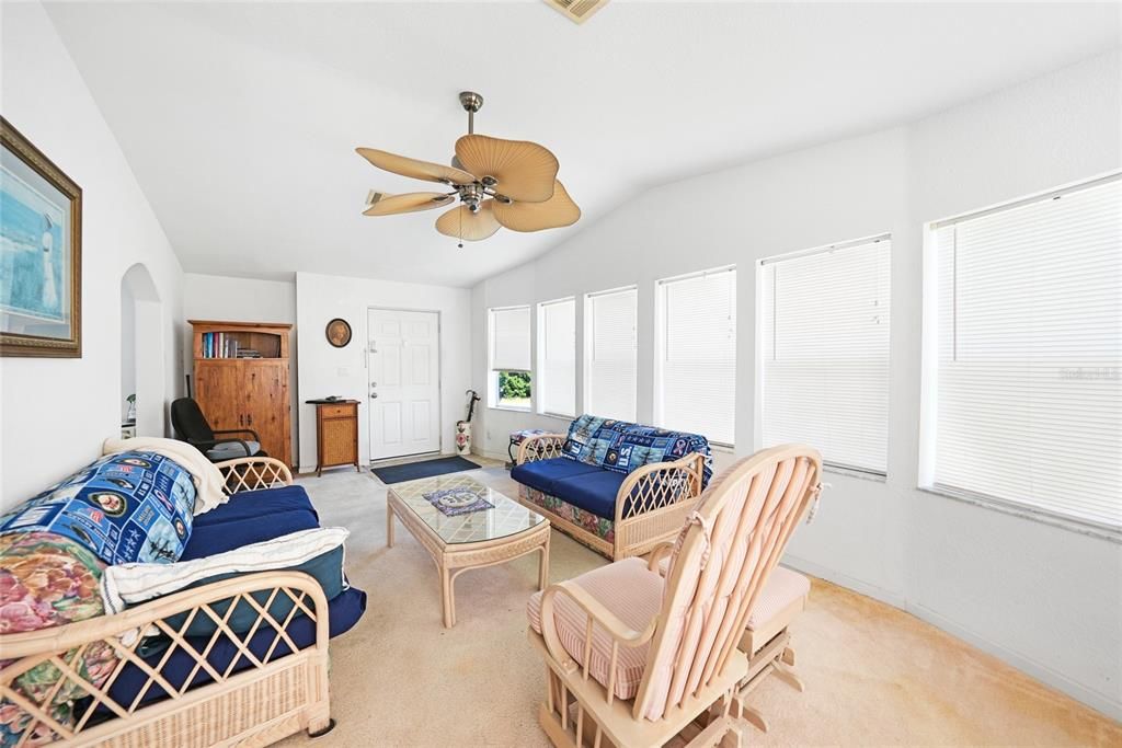 待售: $267,500 (2 贝兹, 2 浴室, 1169 平方英尺)