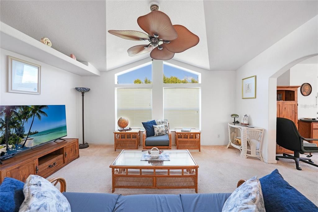 待售: $267,500 (2 贝兹, 2 浴室, 1169 平方英尺)