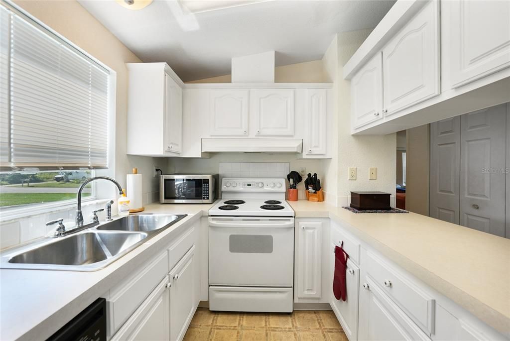 待售: $267,500 (2 贝兹, 2 浴室, 1169 平方英尺)