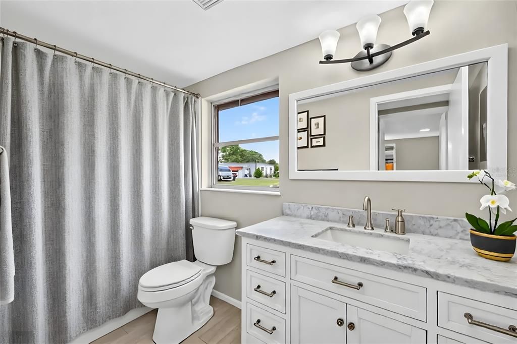 Active With Contract: $230,000 (2 beds, 2 baths, 1306 Square Feet)