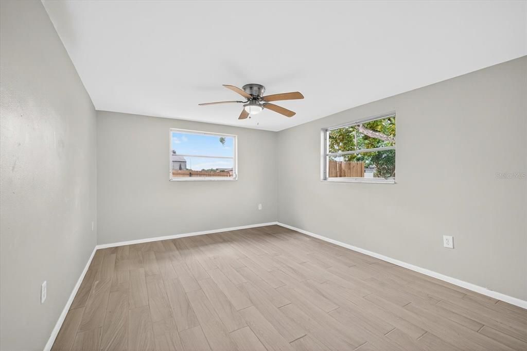 Active With Contract: $230,000 (2 beds, 2 baths, 1306 Square Feet)