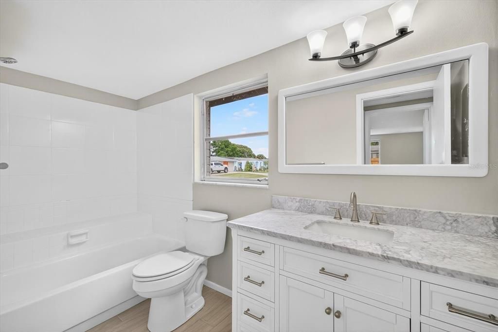 Active With Contract: $230,000 (2 beds, 2 baths, 1306 Square Feet)