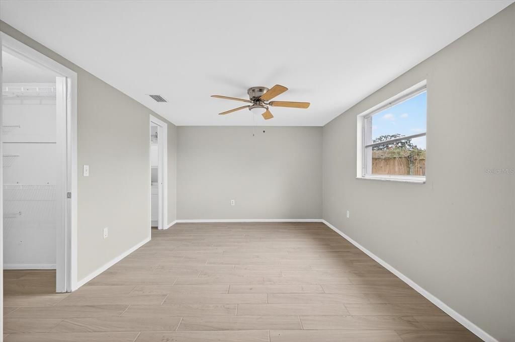 Active With Contract: $230,000 (2 beds, 2 baths, 1306 Square Feet)