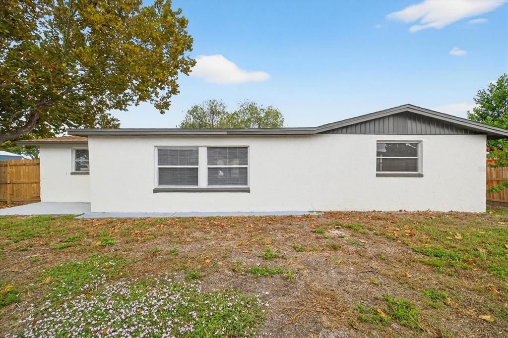 Active With Contract: $230,000 (2 beds, 2 baths, 1306 Square Feet)