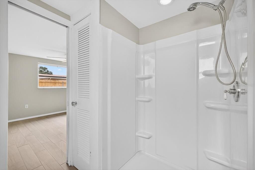 Active With Contract: $230,000 (2 beds, 2 baths, 1306 Square Feet)