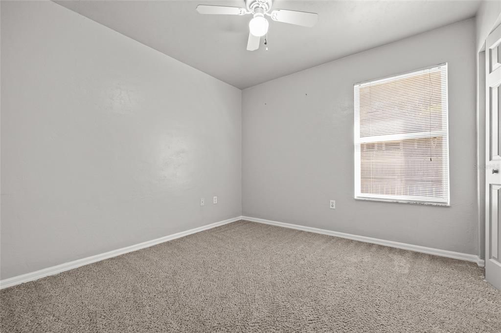 待售: $345,000 (4 贝兹, 2 浴室, 1815 平方英尺)