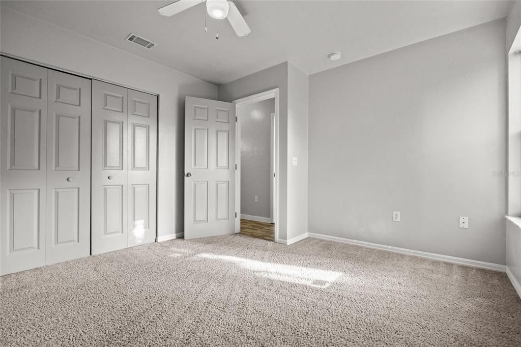 待售: $345,000 (4 贝兹, 2 浴室, 1815 平方英尺)