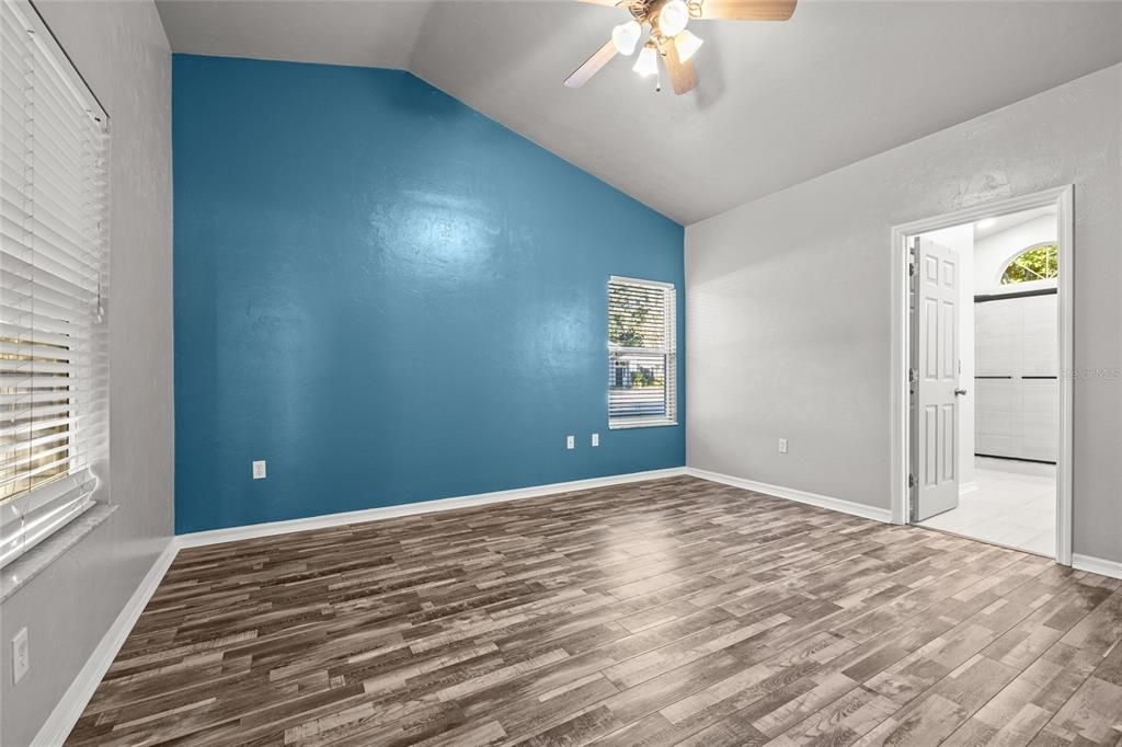 待售: $345,000 (4 贝兹, 2 浴室, 1815 平方英尺)