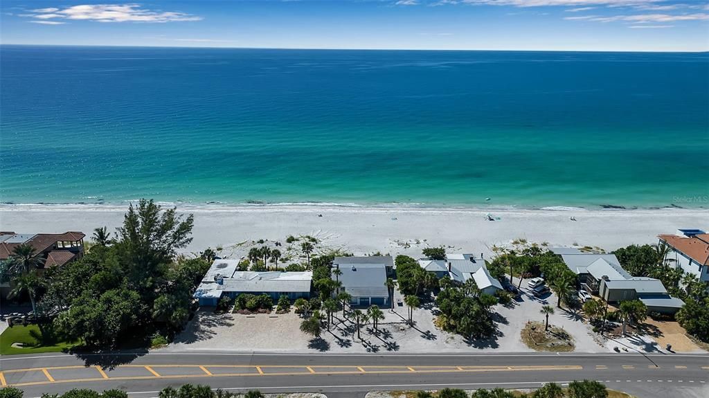 For Sale: $4,499,000 (3 beds, 2 baths, 1173 Square Feet)