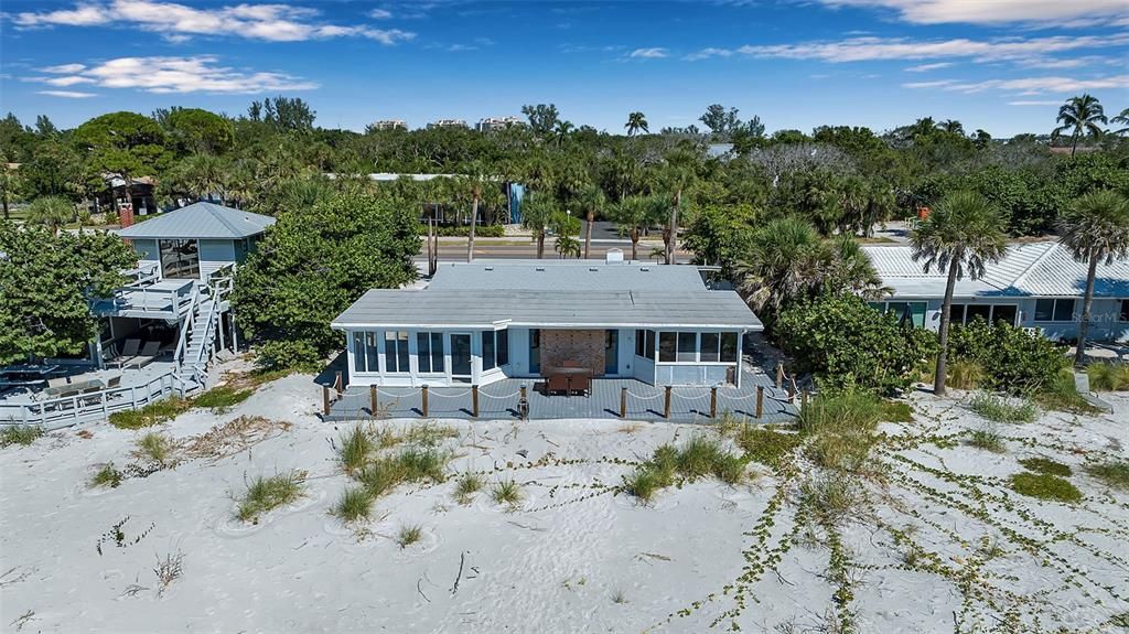 For Sale: $4,499,000 (3 beds, 2 baths, 1173 Square Feet)