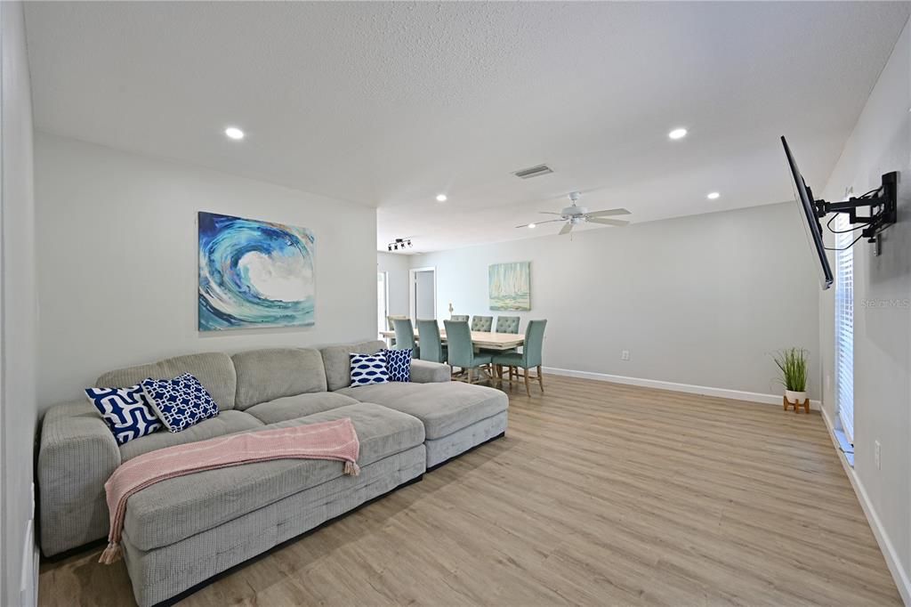 For Sale: $840,000 (4 beds, 2 baths, 1995 Square Feet)