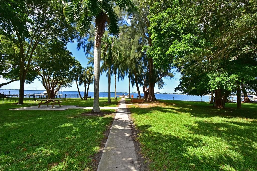 For Sale: $840,000 (4 beds, 2 baths, 1995 Square Feet)