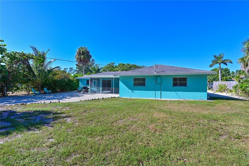 For Sale: $840,000 (4 beds, 2 baths, 1995 Square Feet)