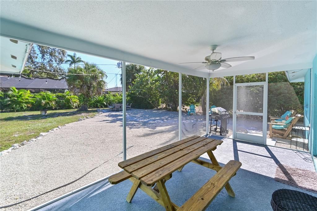 For Sale: $840,000 (4 beds, 2 baths, 1995 Square Feet)