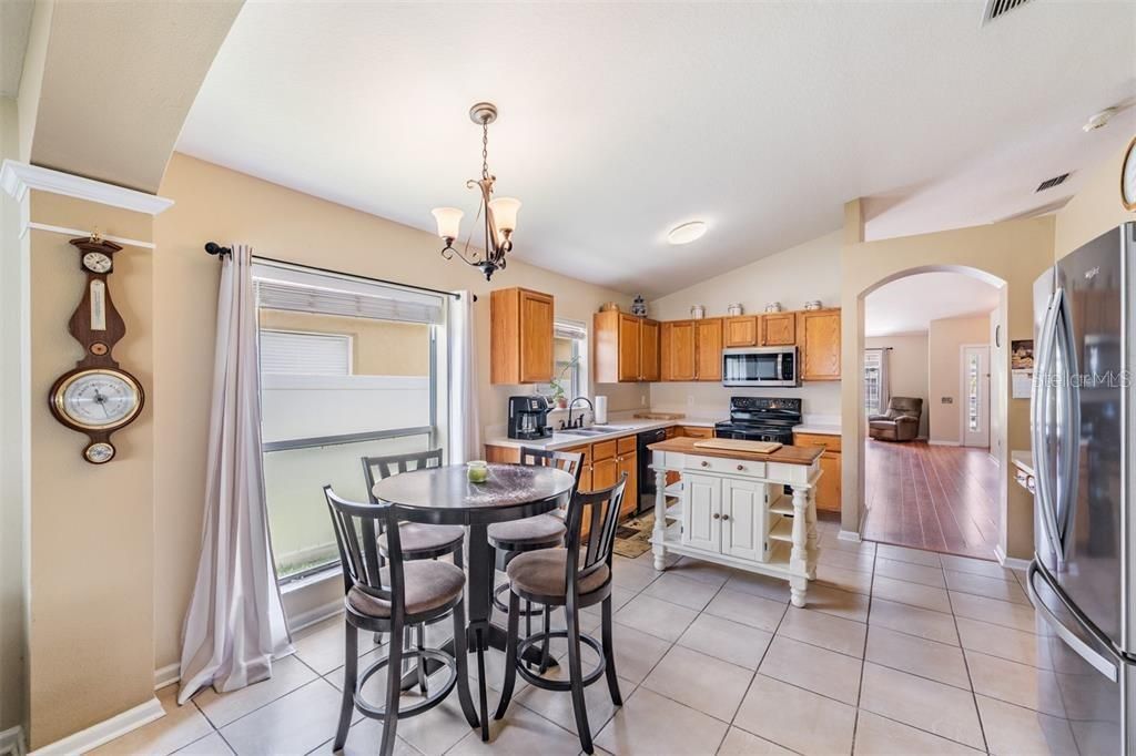 En Renta: $2,499 (4 camas, 2 baños, 1956 Pies cuadrados)