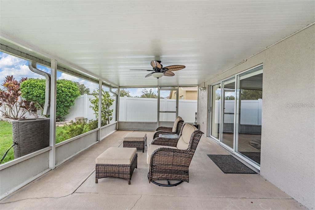 En Renta: $2,499 (4 camas, 2 baños, 1956 Pies cuadrados)