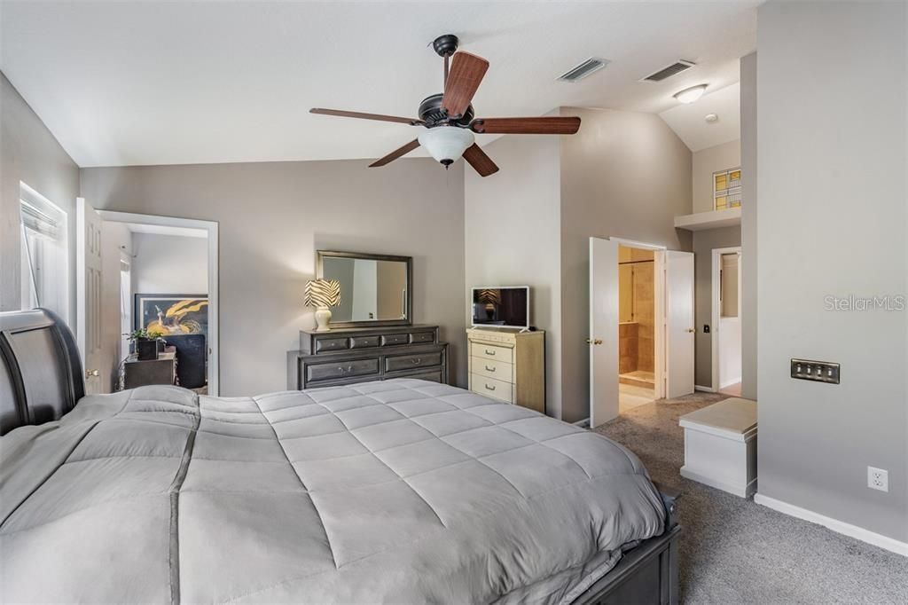 En Renta: $2,499 (4 camas, 2 baños, 1956 Pies cuadrados)