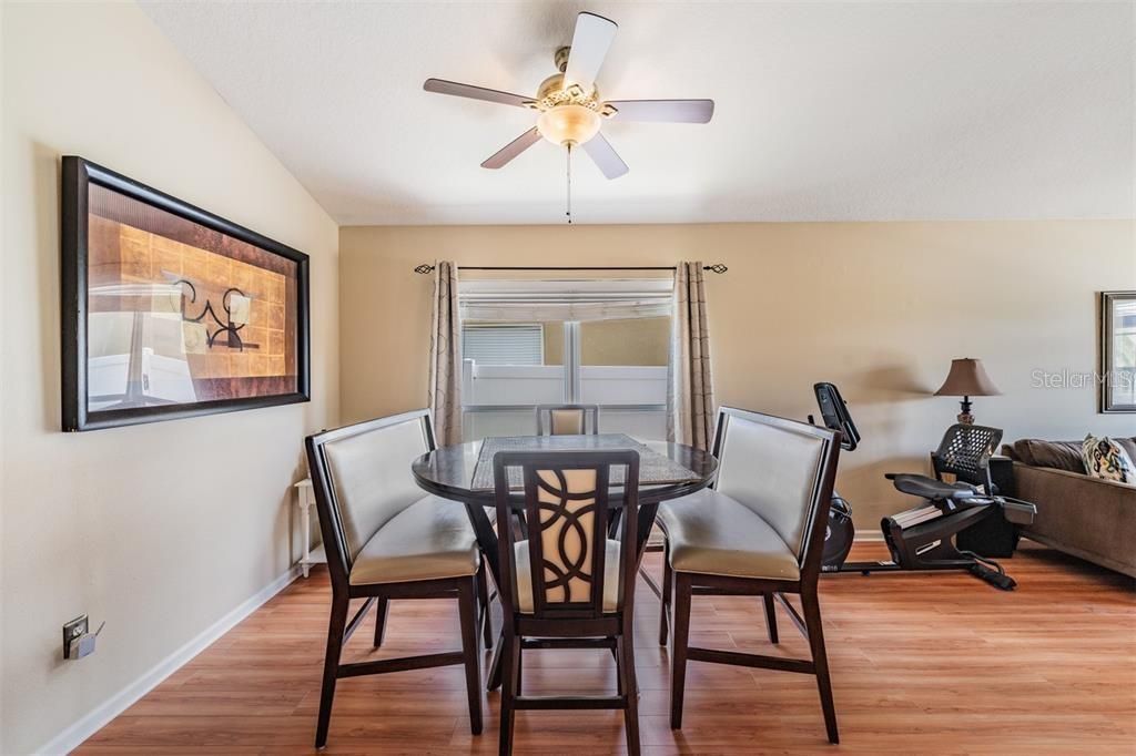 En Renta: $2,499 (4 camas, 2 baños, 1956 Pies cuadrados)