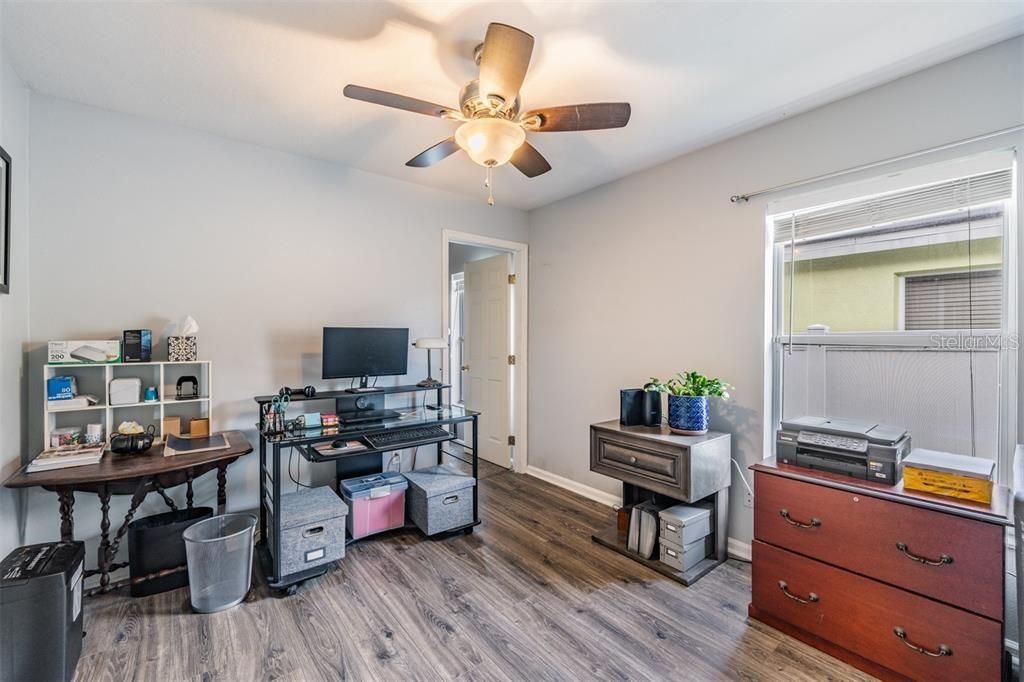 En Renta: $2,499 (4 camas, 2 baños, 1956 Pies cuadrados)