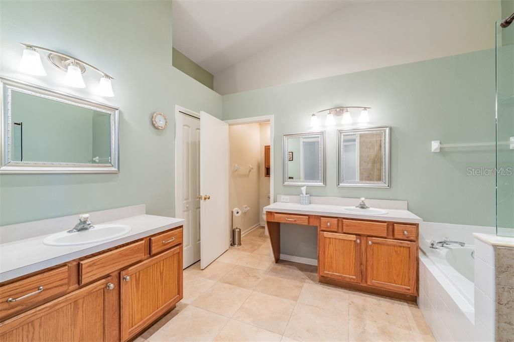 En Renta: $2,499 (4 camas, 2 baños, 1956 Pies cuadrados)