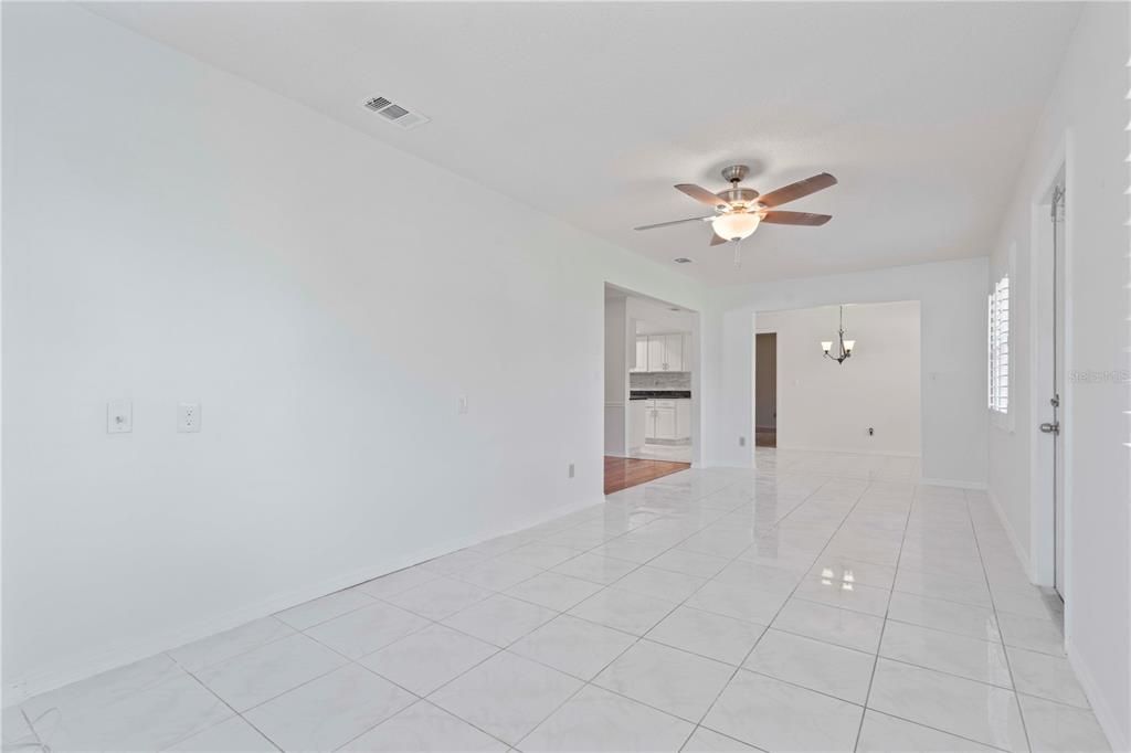 For Sale: $200,000 (2 beds, 2 baths, 1829 Square Feet)