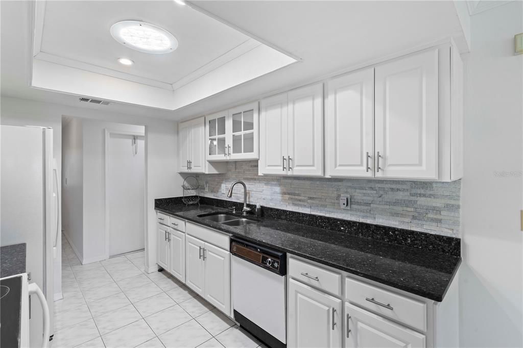 For Sale: $200,000 (2 beds, 2 baths, 1829 Square Feet)