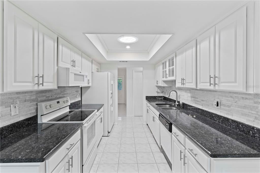 For Sale: $200,000 (2 beds, 2 baths, 1829 Square Feet)