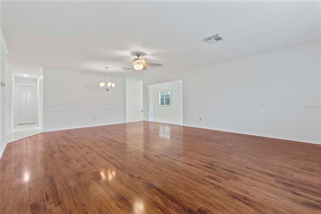 For Sale: $200,000 (2 beds, 2 baths, 1829 Square Feet)