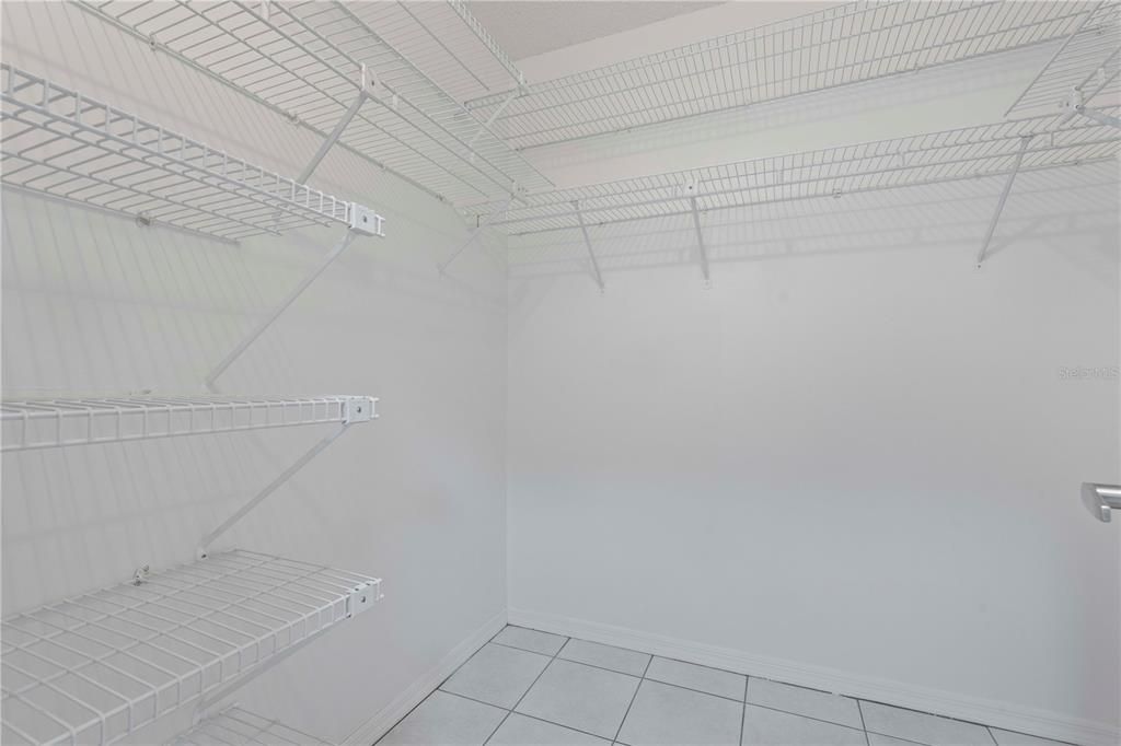 For Sale: $200,000 (2 beds, 2 baths, 1829 Square Feet)