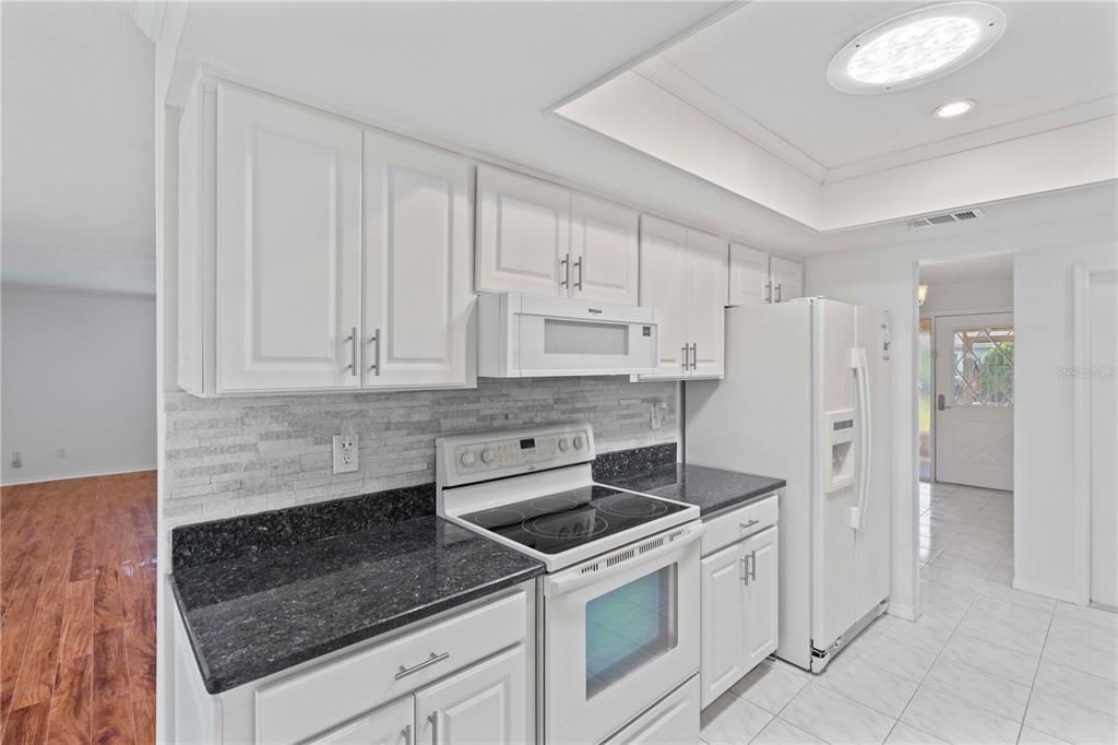 For Sale: $200,000 (2 beds, 2 baths, 1829 Square Feet)