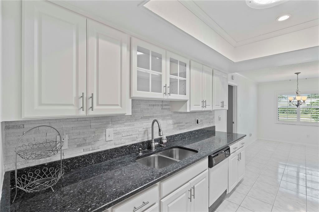 For Sale: $200,000 (2 beds, 2 baths, 1829 Square Feet)