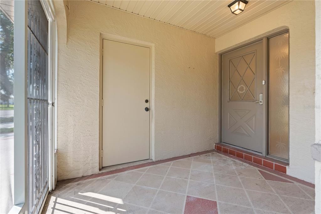 For Sale: $200,000 (2 beds, 2 baths, 1829 Square Feet)