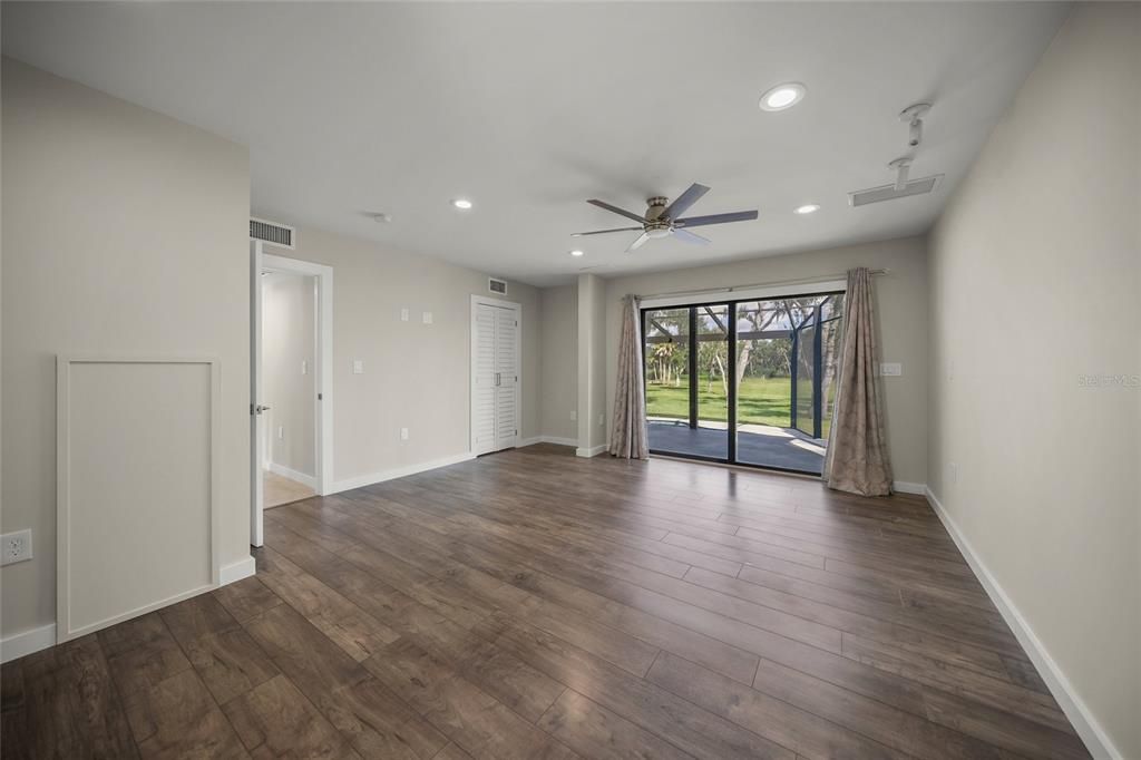 Active With Contract: $1,399,000 (5 beds, 5 baths, 3887 Square Feet)