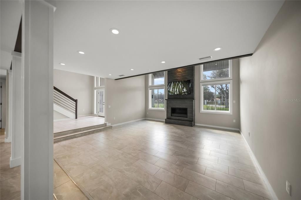 Active With Contract: $1,399,000 (5 beds, 5 baths, 3887 Square Feet)