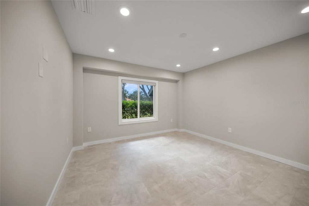 Active With Contract: $1,399,000 (5 beds, 5 baths, 3887 Square Feet)