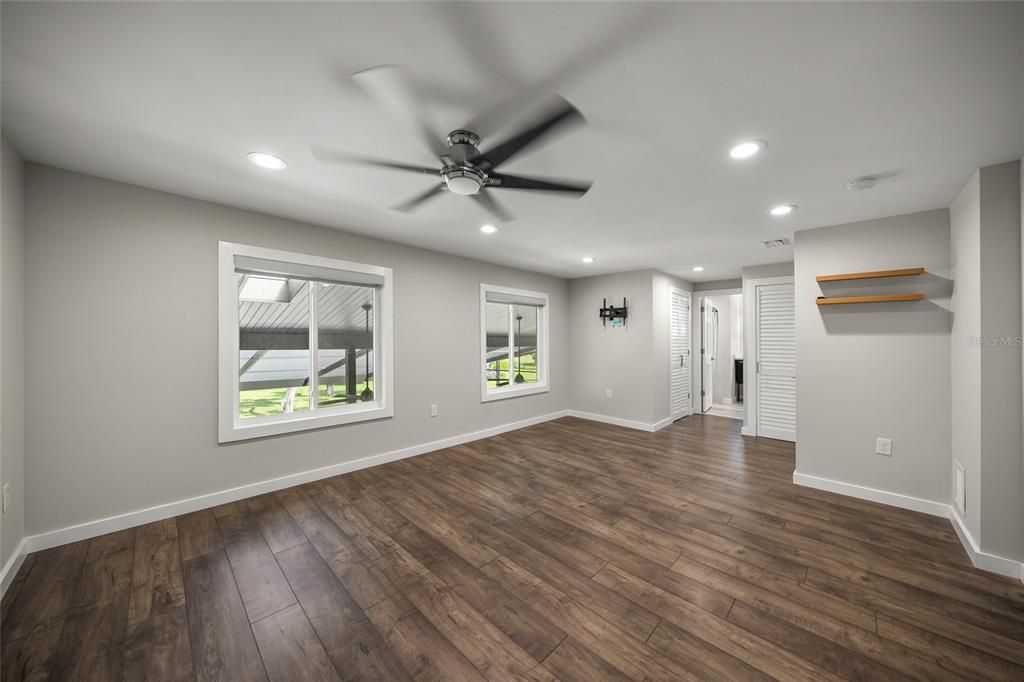 Active With Contract: $1,399,000 (5 beds, 5 baths, 3887 Square Feet)