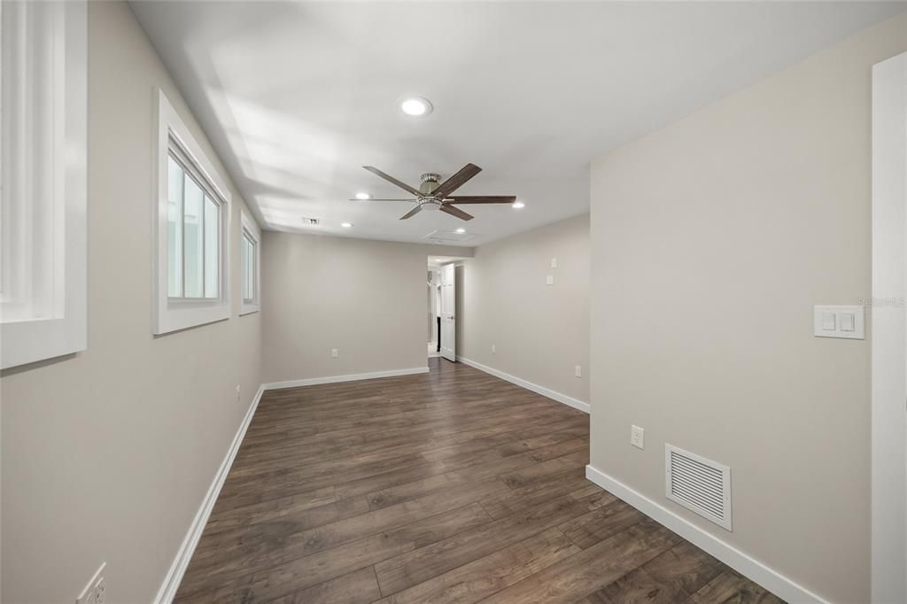 Active With Contract: $1,399,000 (5 beds, 5 baths, 3887 Square Feet)