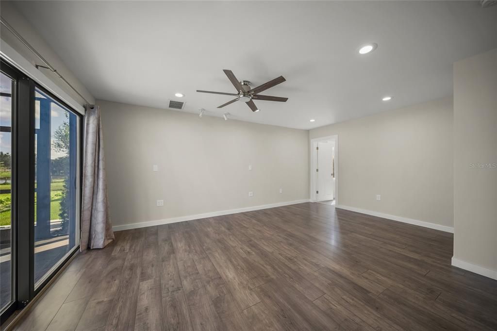 Active With Contract: $1,399,000 (5 beds, 5 baths, 3887 Square Feet)