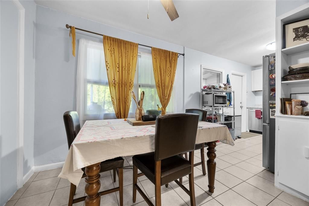 En Venta: $225,000 (4 camas, 1 baños, 1040 Pies cuadrados)