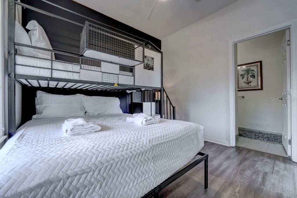 Active With Contract: $315,000 (3 beds, 3 baths, 1503 Square Feet)