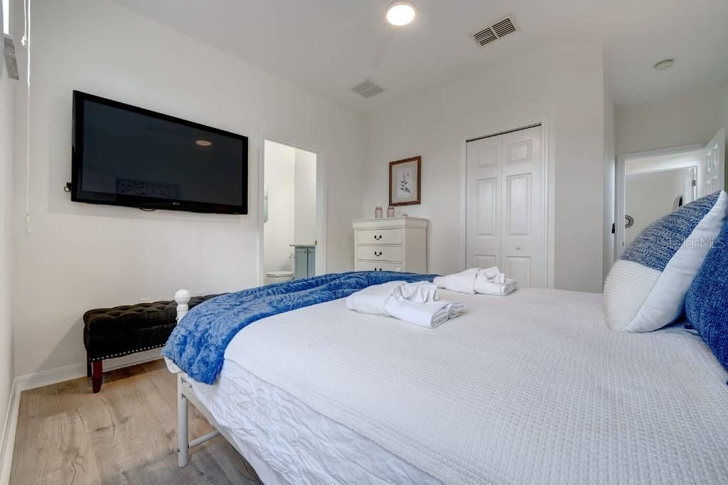 Active With Contract: $315,000 (3 beds, 3 baths, 1503 Square Feet)