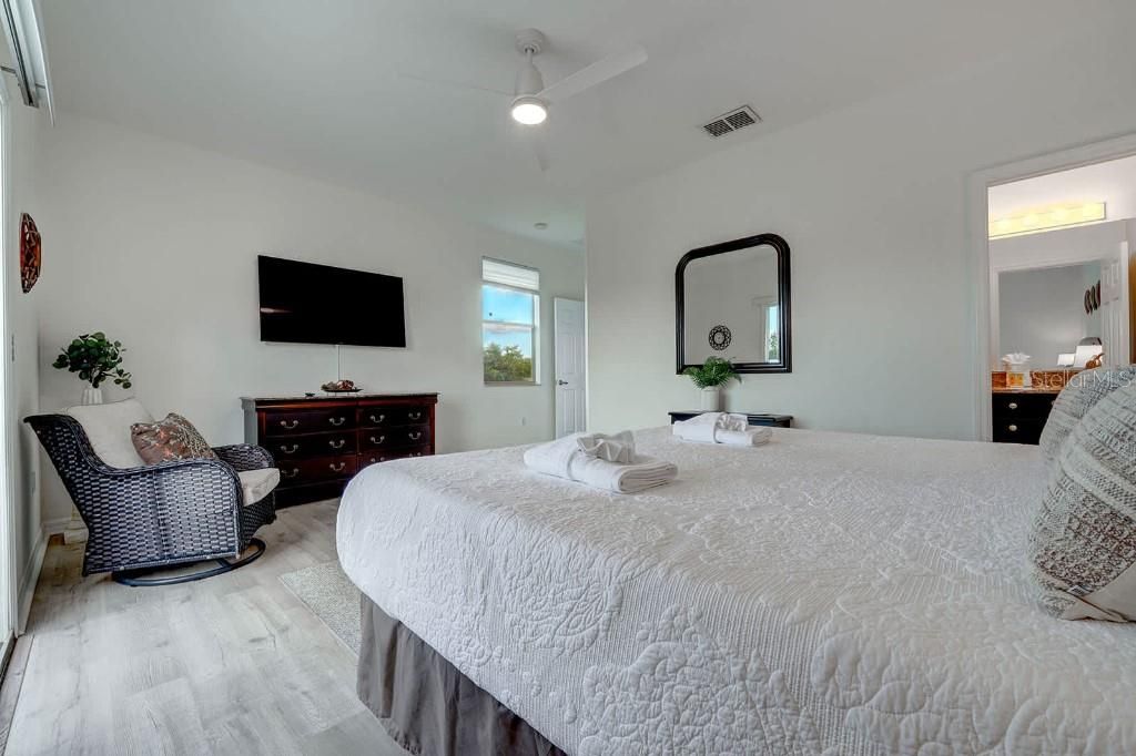 Active With Contract: $315,000 (3 beds, 3 baths, 1503 Square Feet)