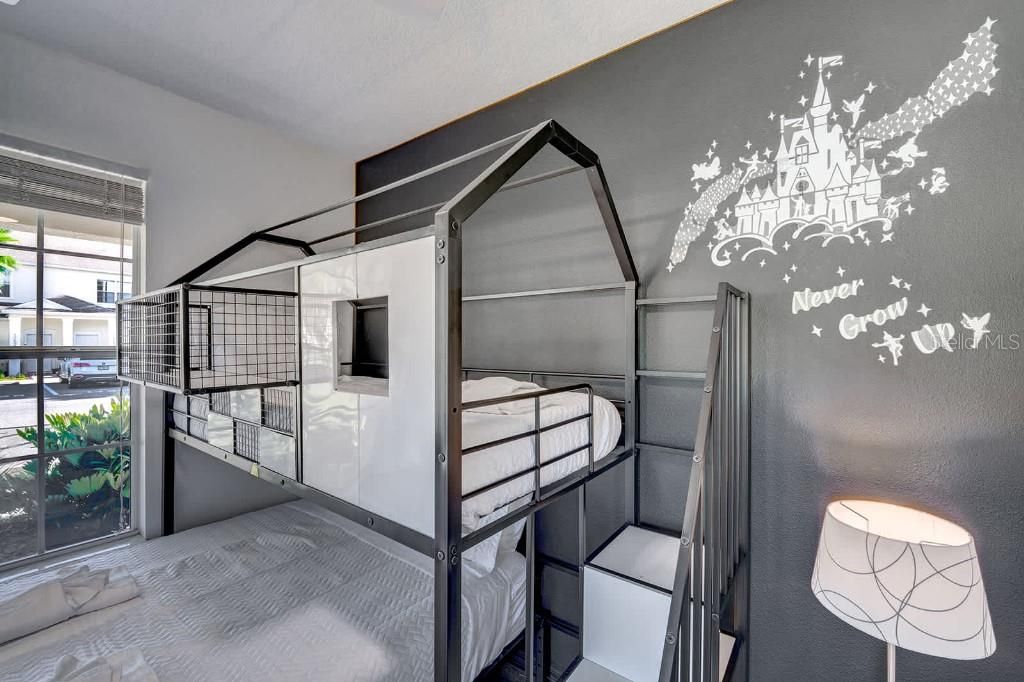 Active With Contract: $315,000 (3 beds, 3 baths, 1503 Square Feet)