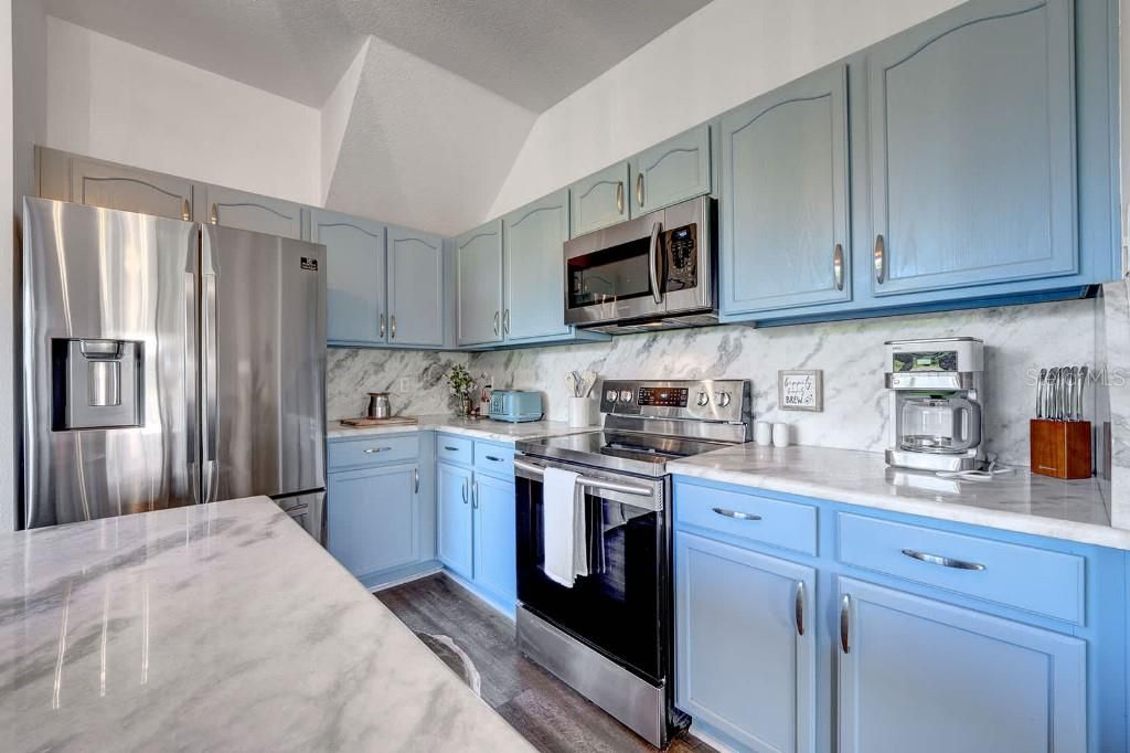 Active With Contract: $315,000 (3 beds, 3 baths, 1503 Square Feet)