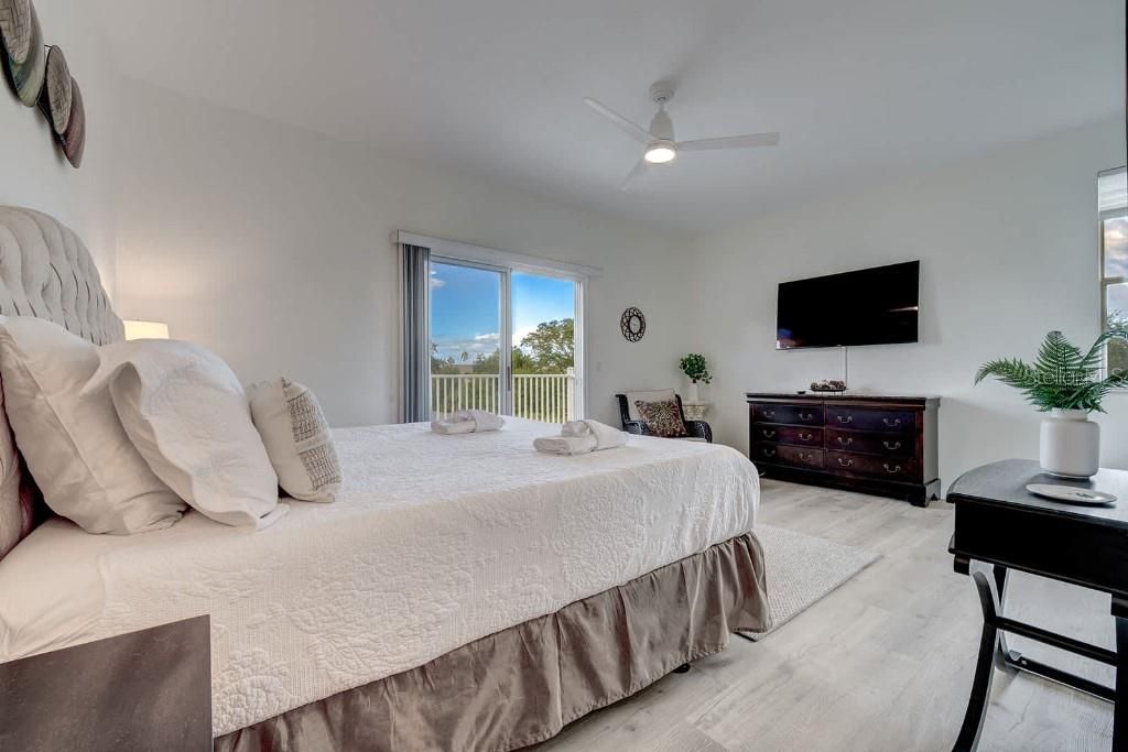 Active With Contract: $315,000 (3 beds, 3 baths, 1503 Square Feet)