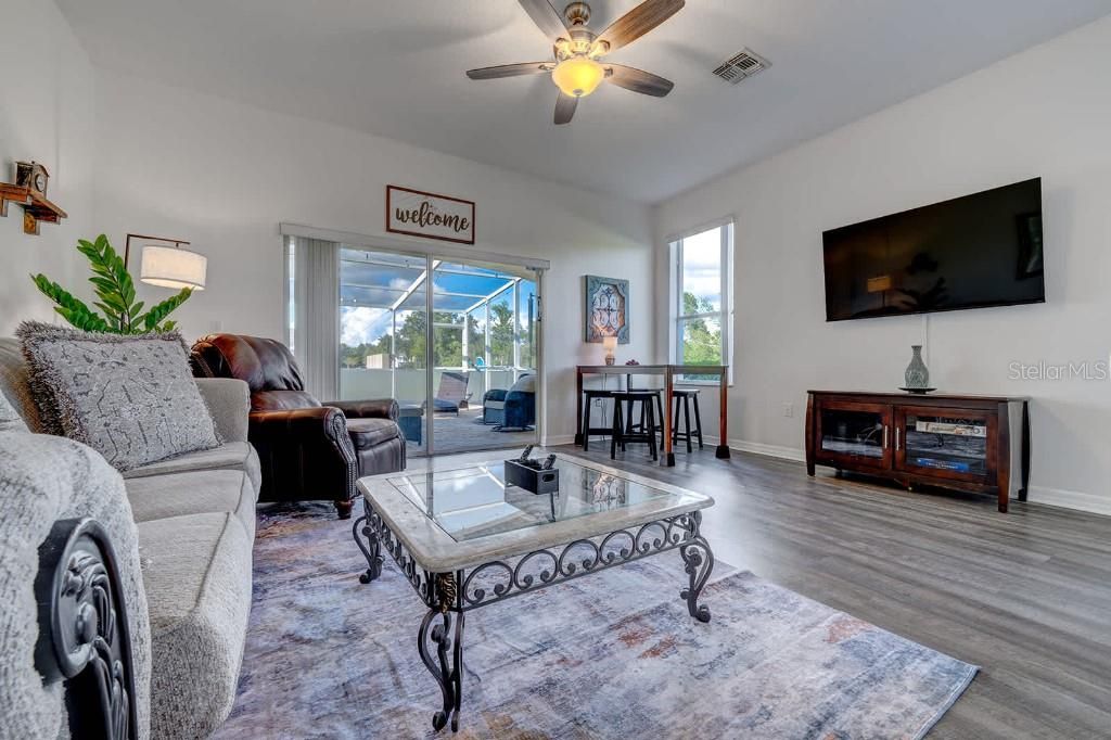 Active With Contract: $315,000 (3 beds, 3 baths, 1503 Square Feet)