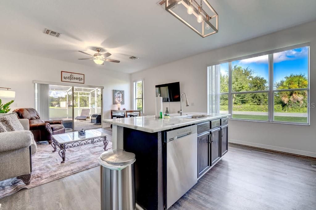 Active With Contract: $315,000 (3 beds, 3 baths, 1503 Square Feet)